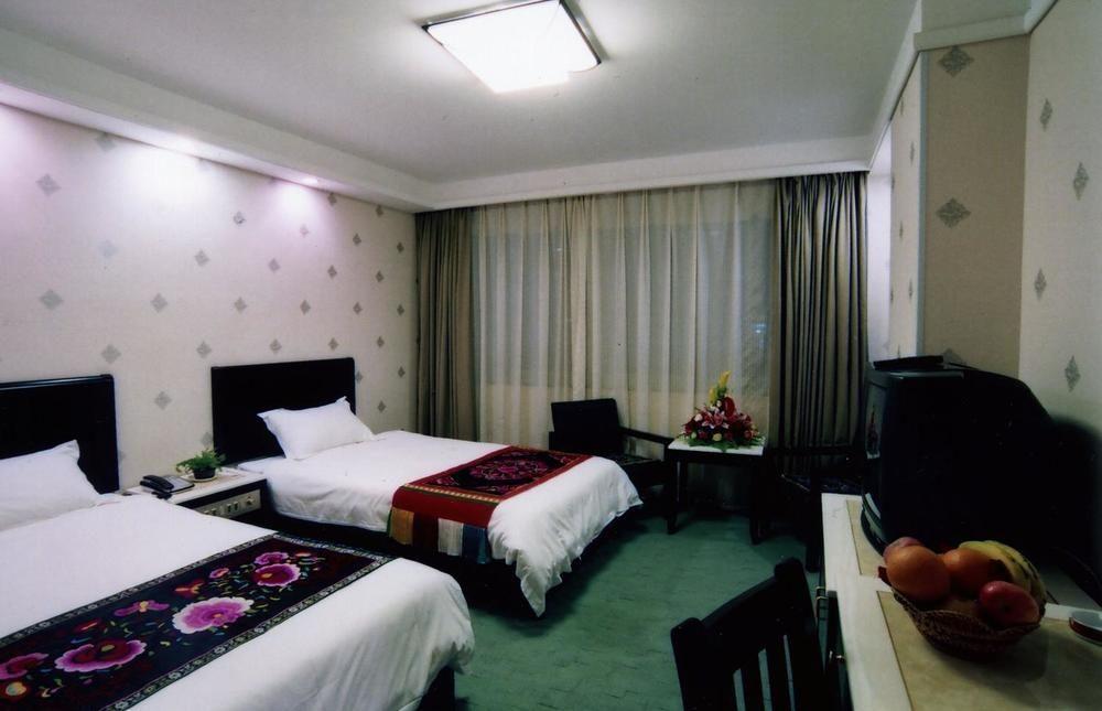 Chuxiong Mansion Yi Ren Hotel- Kunming Extérieur photo